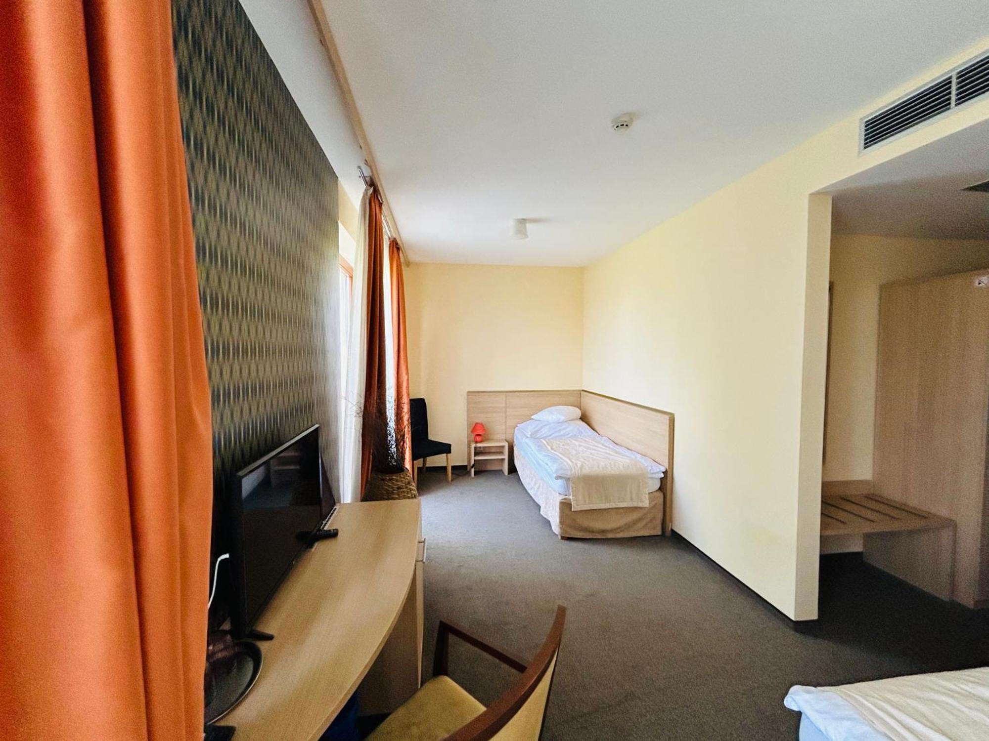 Legend Hotel 3*